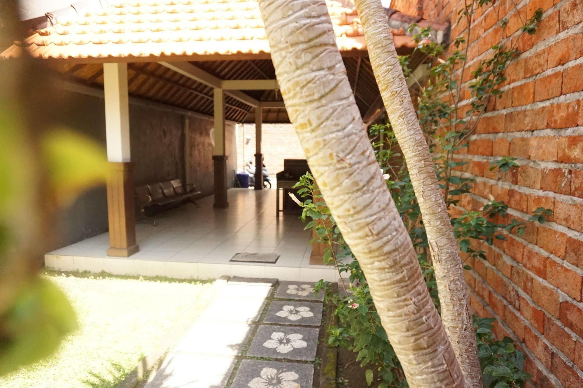 Cameng Homestay Denpasar Exterior foto